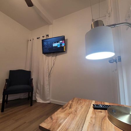 One Room In A Renovated Duplex House Near Fsu Tallahassee Extérieur photo
